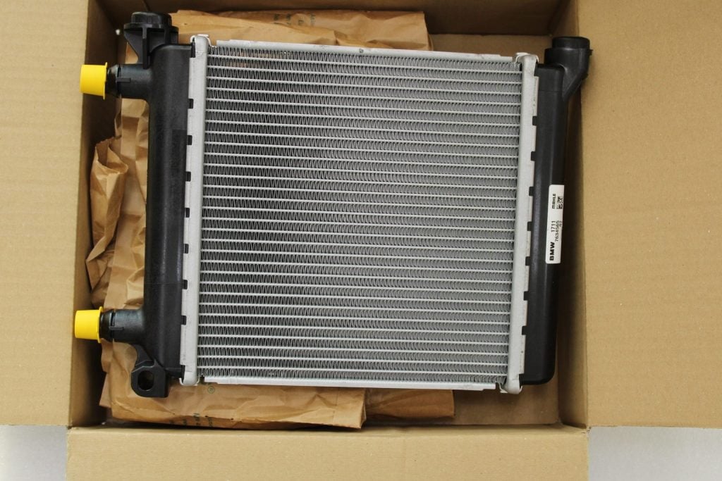 BMW X5 E70 remote radiator 17117634565