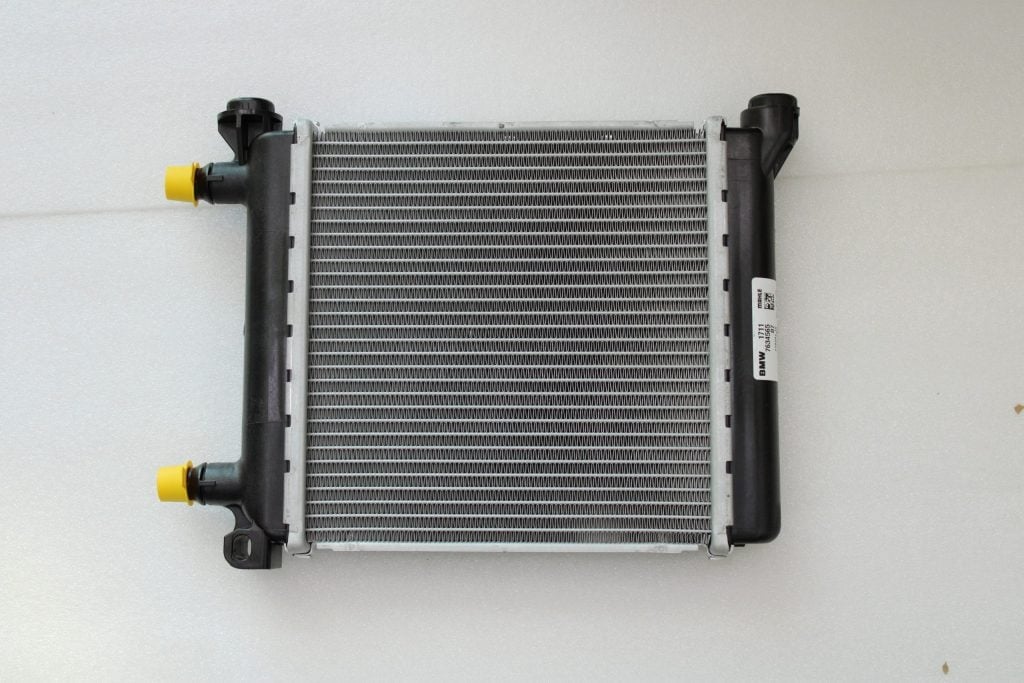 BMW X5 E70 remote radiator 17117634565