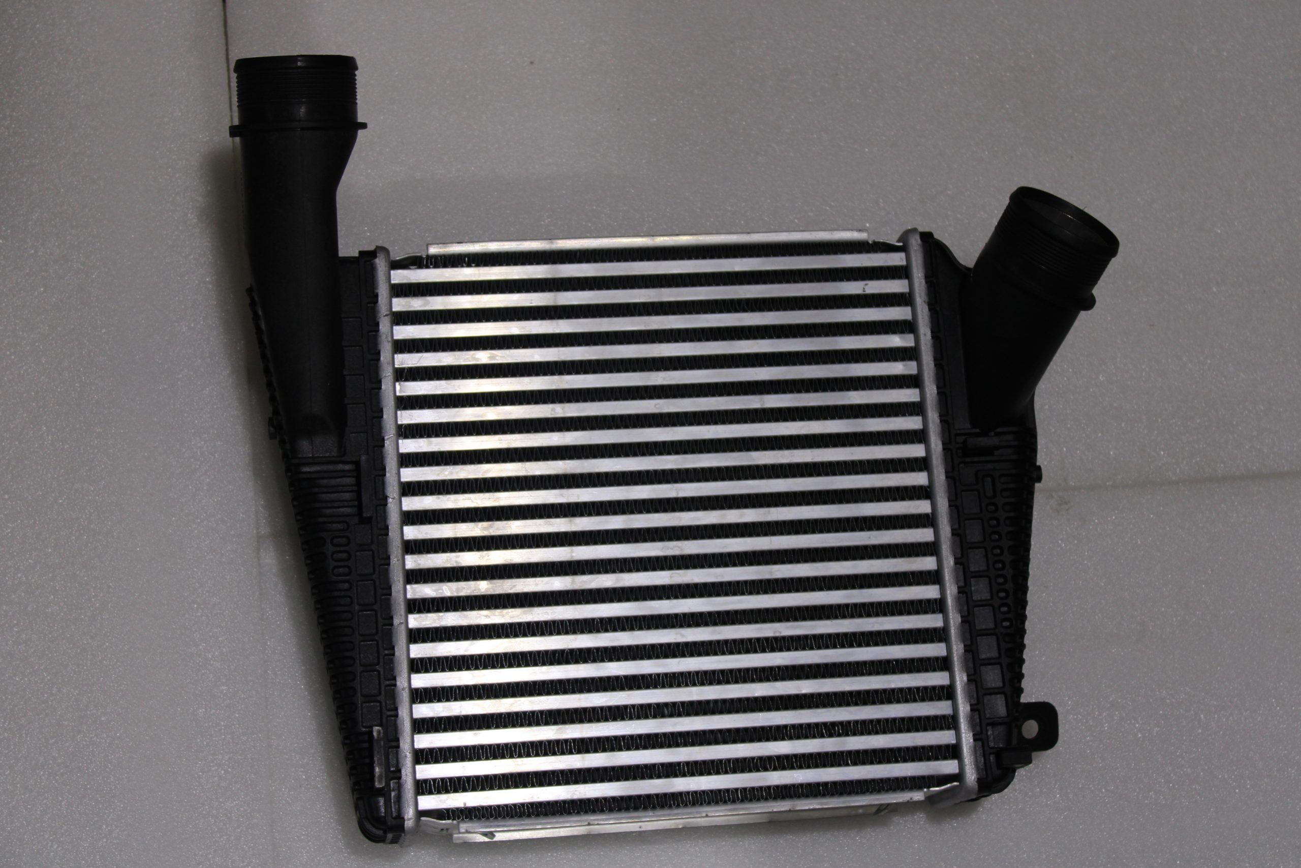 Bentley Continental Gt Charge Air Cooler 975145804A