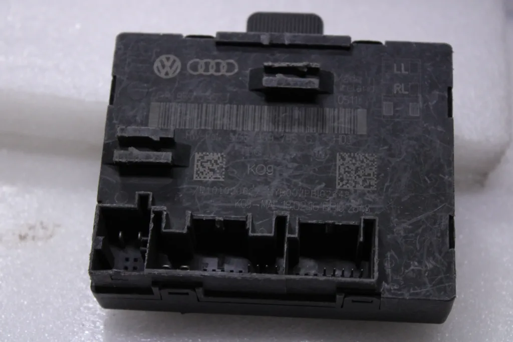 Audi A6 REAR LEFT OR RIGHT DOOR / Window Control Module 4G8959795j