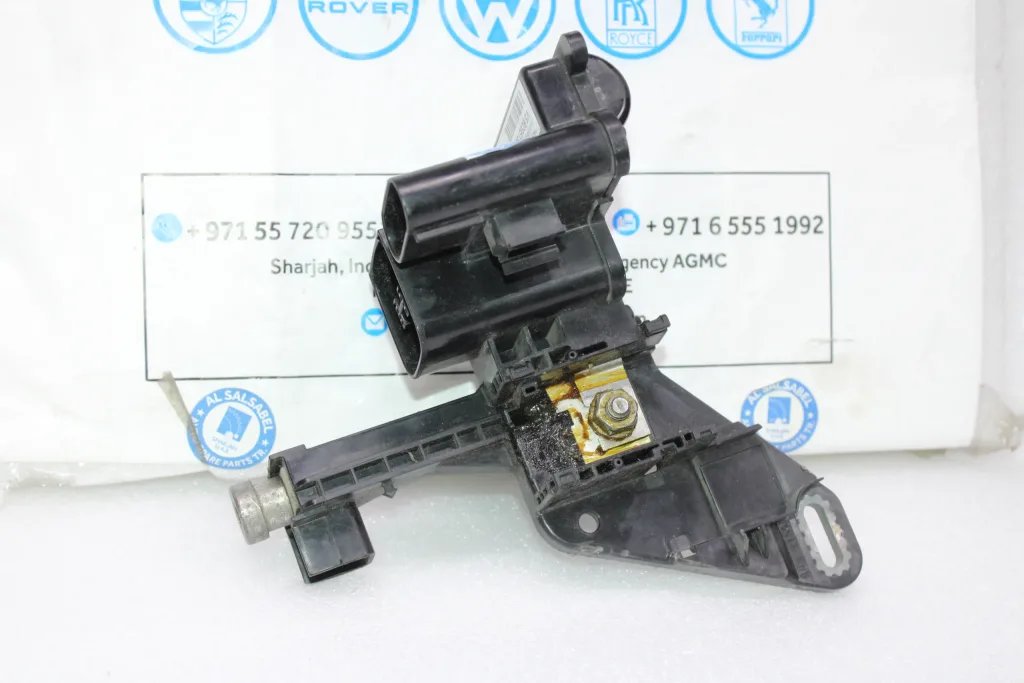 BMW F30 M3 BATTERY RELAY FUSE 929615301