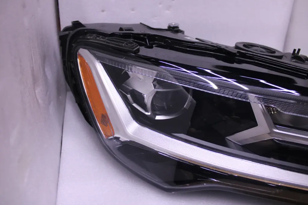 AUDI Q7 HEADLIGHT USA RIGHT 4M0941012B