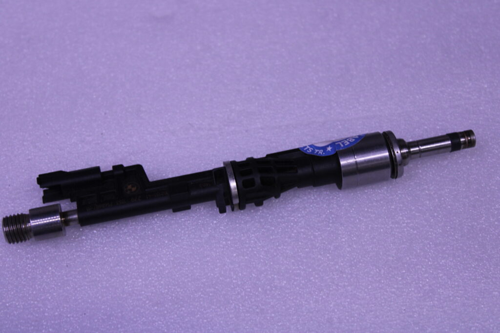 BMW 5 Series Gran Turismo FUEL INJECTOR 13537568607