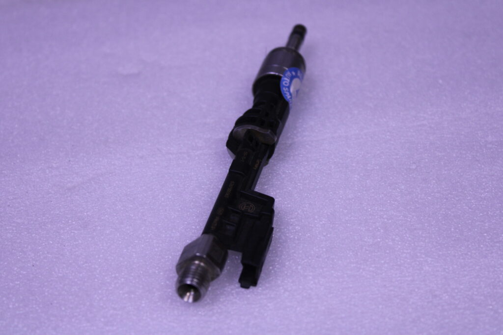 BMW 5 Series Gran Turismo FUEL INJECTOR 13537568607