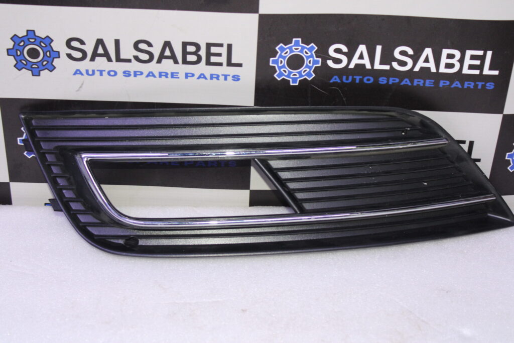 AUDI A4 VENT GRILLE 8KD807681B