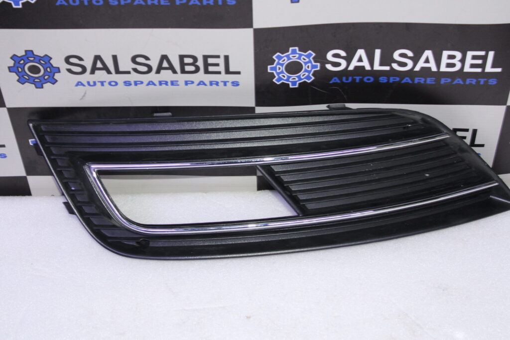 AUDI A4 VENT GRILLE 8KD807681B