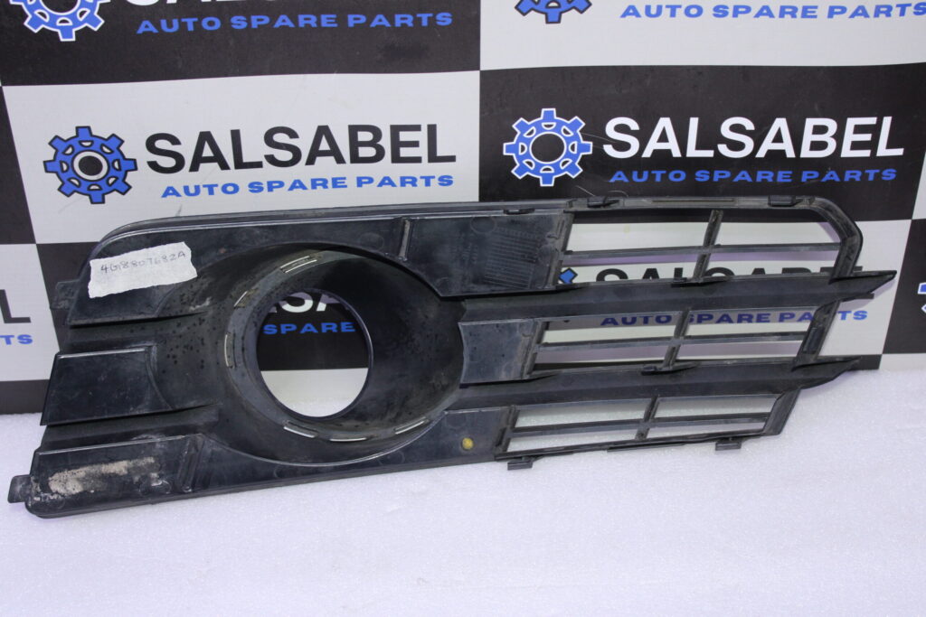 AUDI A7 GRILLE RIGHT 4G8807682A