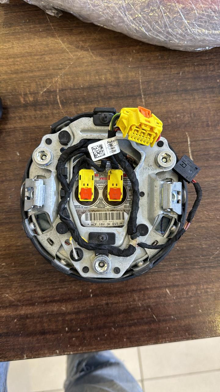 Audi A7 4G8 Airbag Steering S Line 4G0880201F