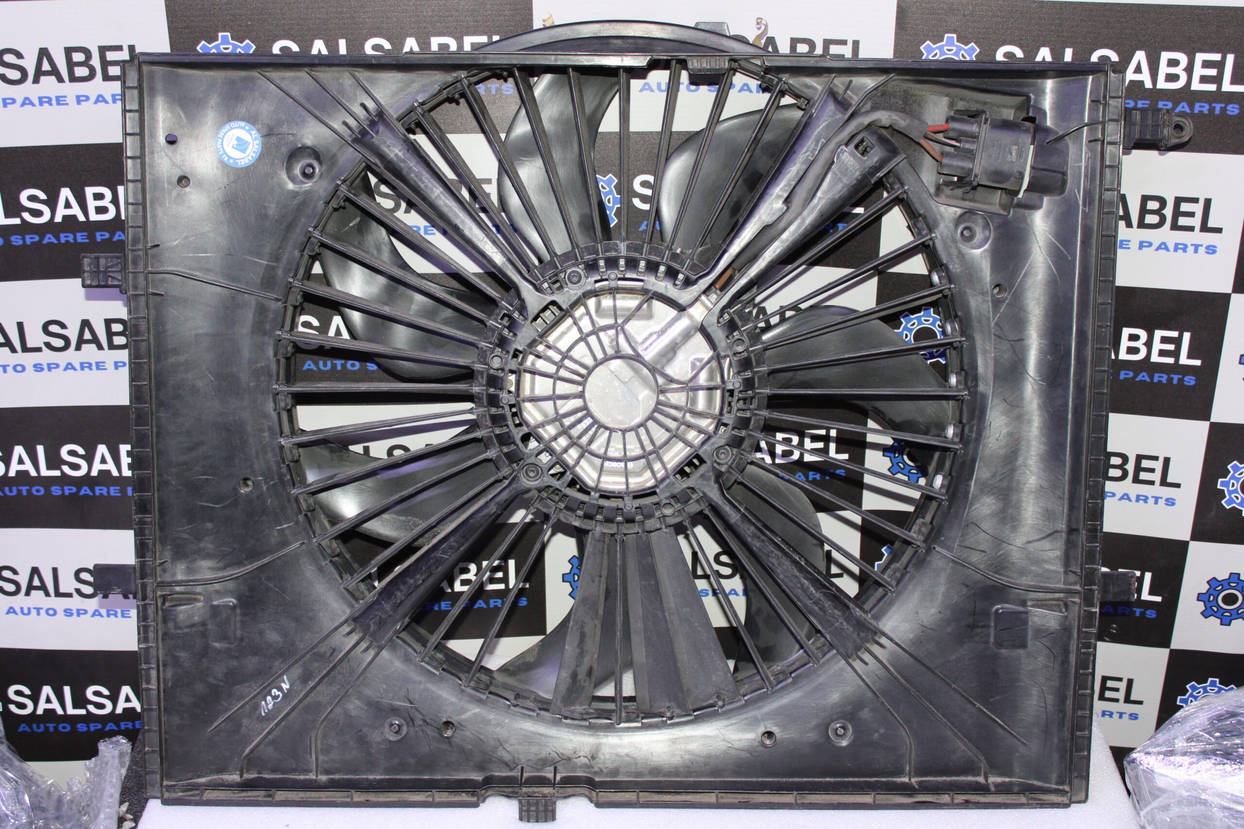 Mercedes Benz Radiator Cooling Fan 0999060512