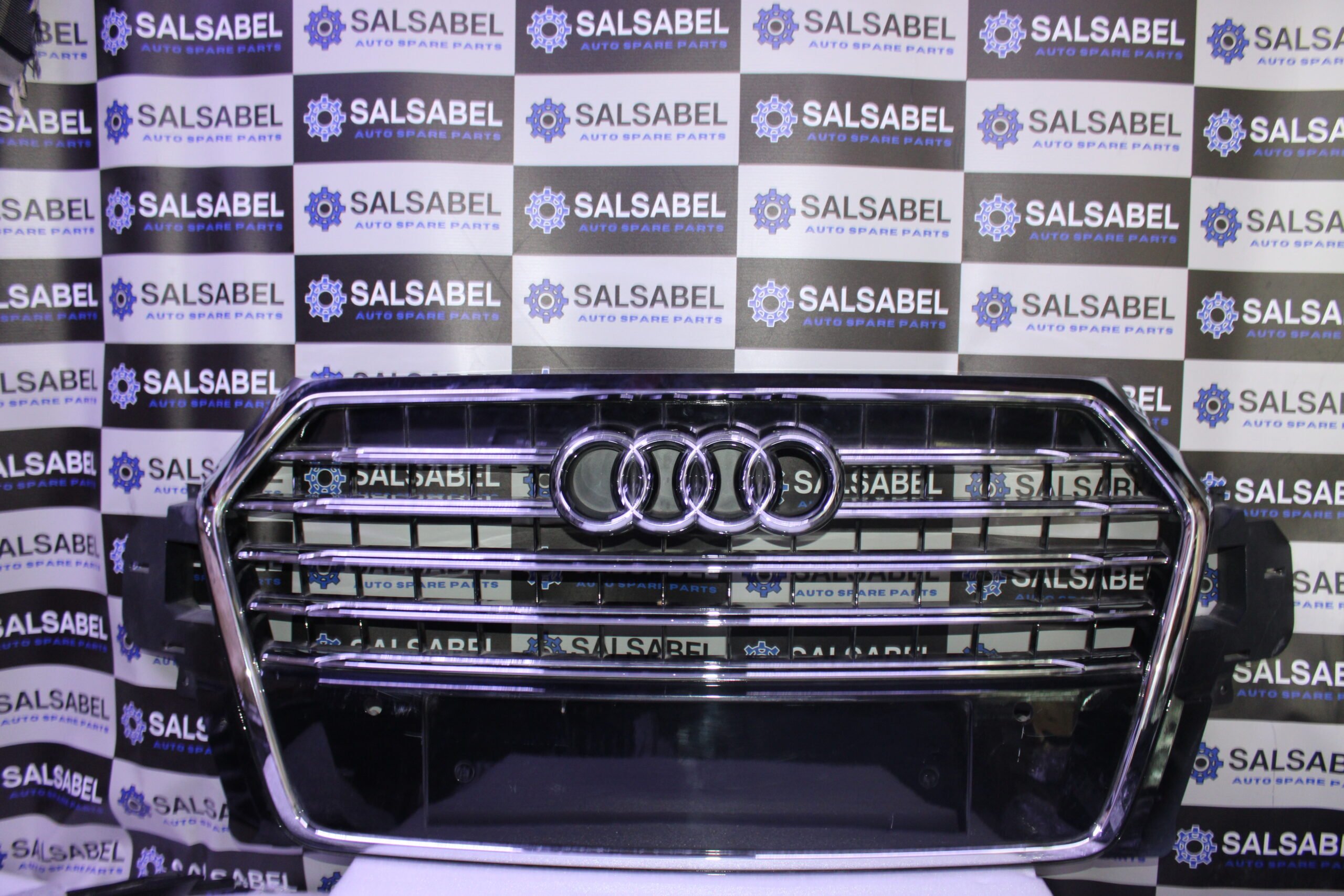 Audi Q7 Show Grille 4M0853653