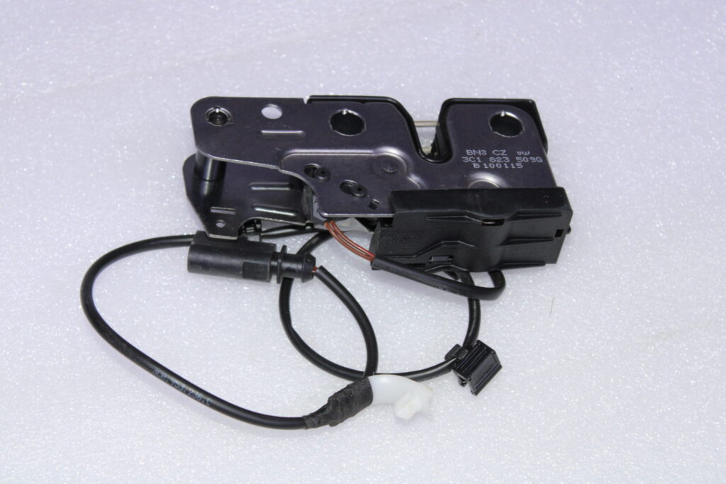 VOLKSWAGEN LID LOCK WITH MICRO SWITCH 3C1823509G