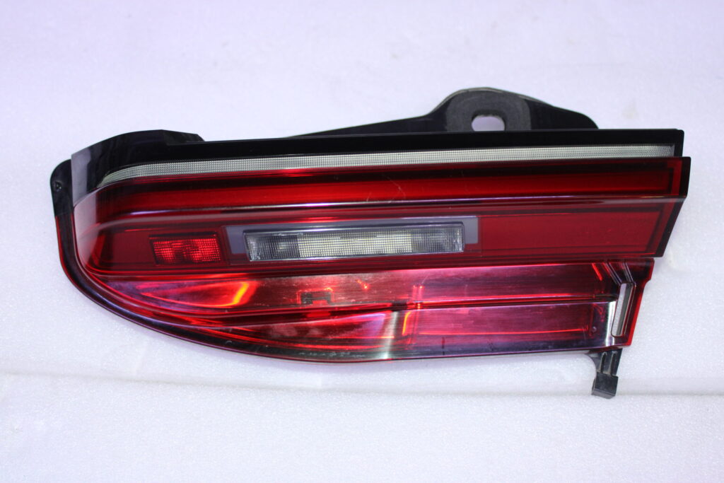 BMW 7 SERIES G11 REAR LIGHT INTRUNK LID LIGHT 63218492342