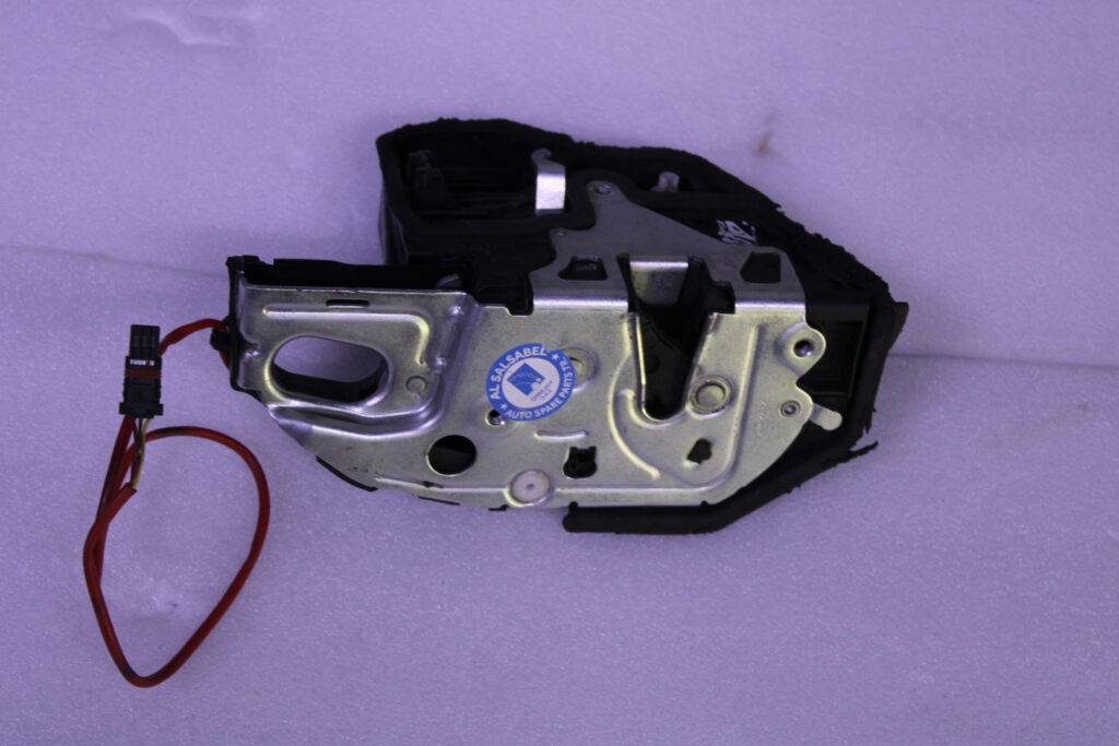 BMW LOCK DOOR FRONT RIGHT 7276544