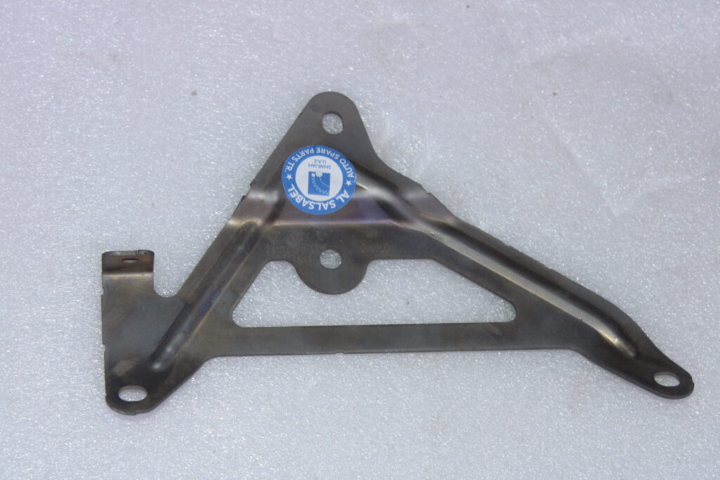 VOLKSWAGEN BRACKET 03H253049D