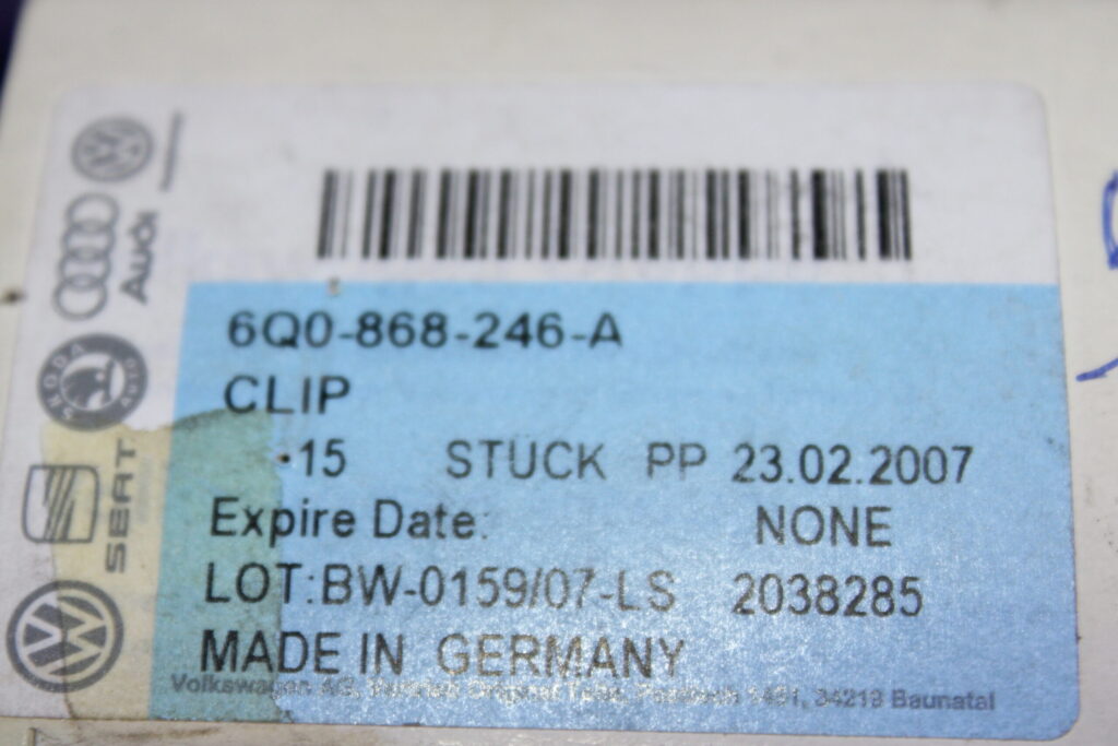 VOLKSWAGEN CLIP 6Q0868246A