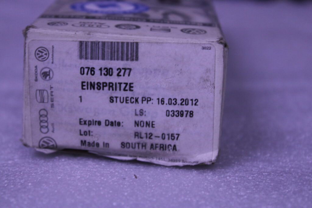 VOLKSWAGEN INJECTOR UNIT 076130277