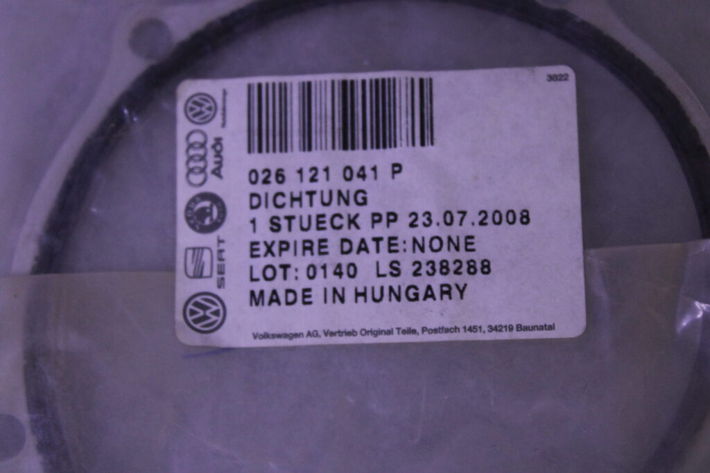 VOLKSWAGEN SEAL 026121041P