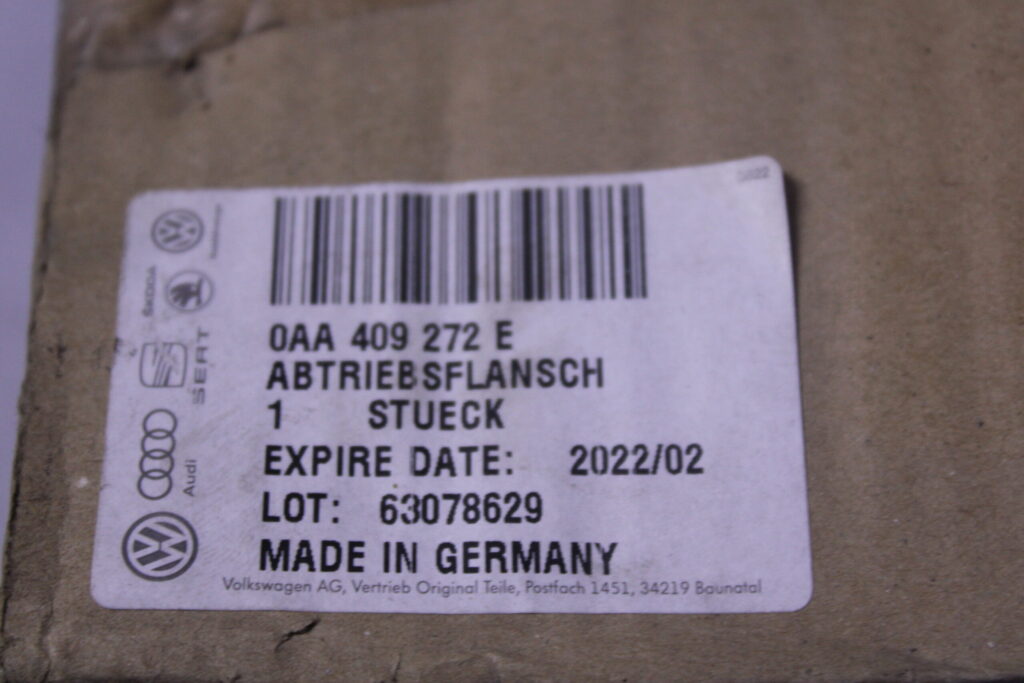 Audi Flanged shaft 0AA409272E