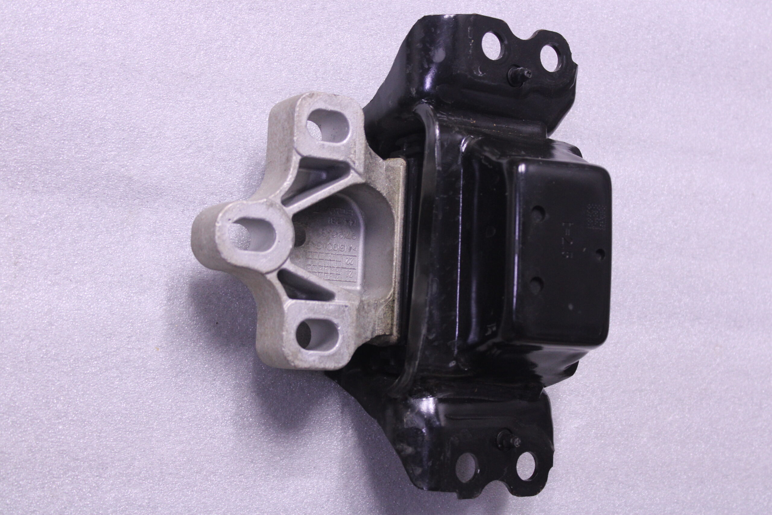 Volkswagen Gear Mounting 5Qa199555C