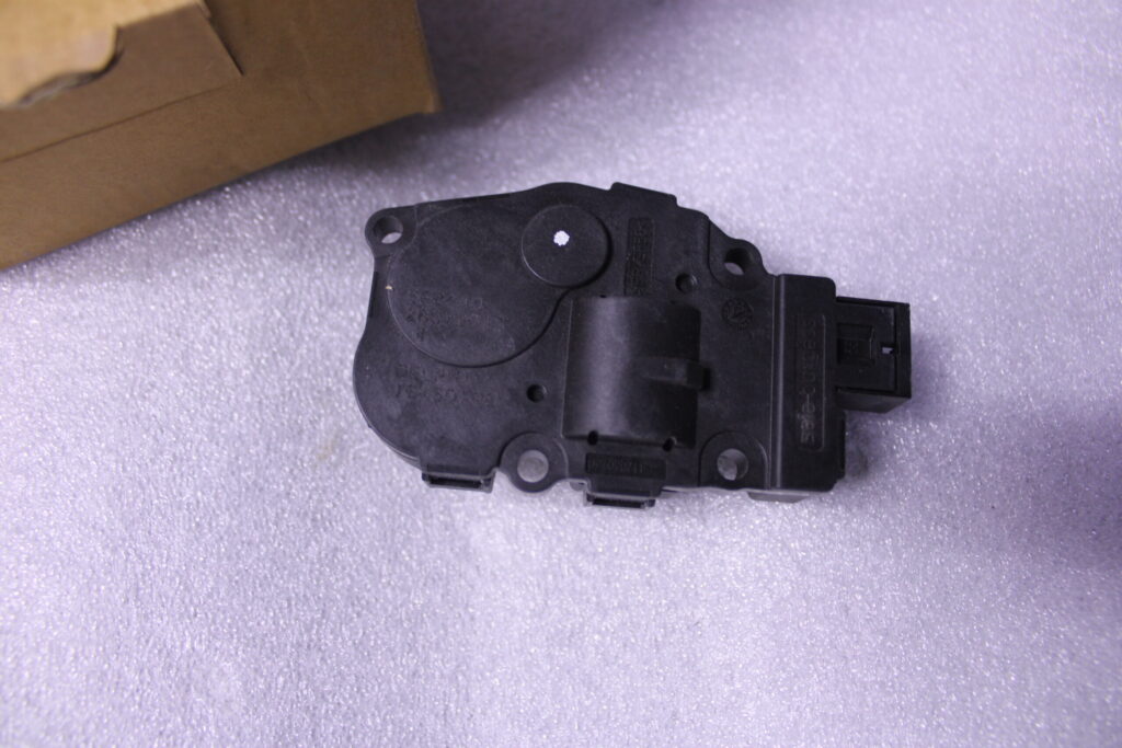 VOLKSWAGEN TOUAREG SERVOMOTOR 7P0907511A