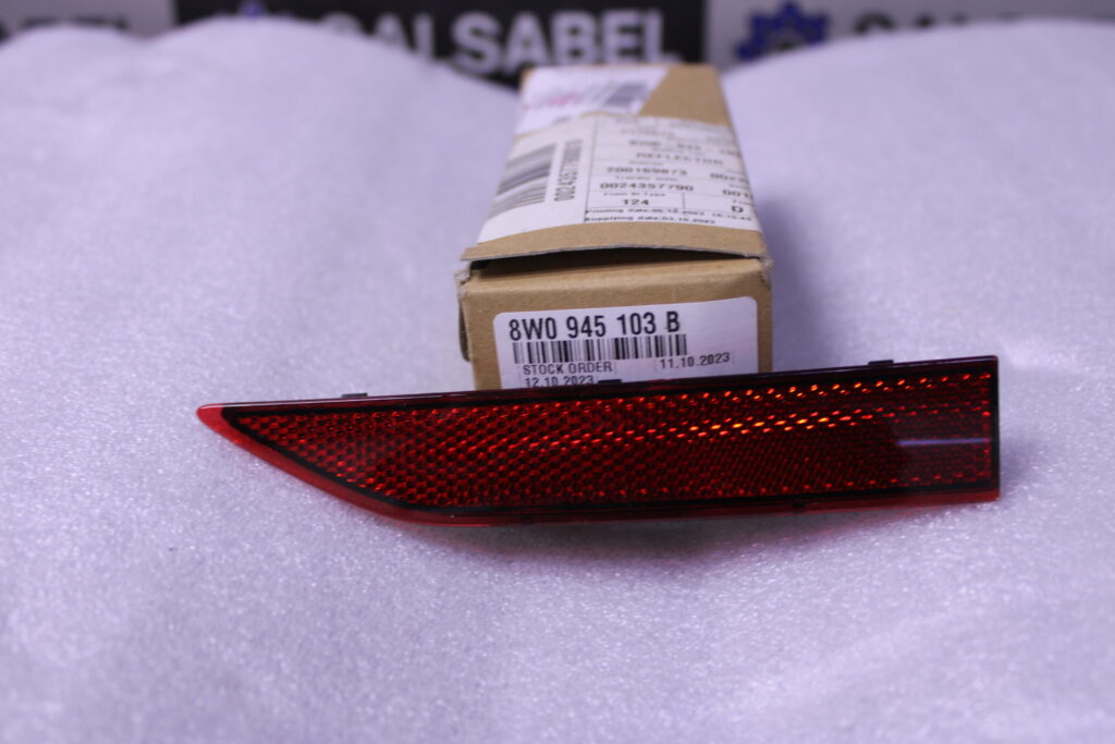 AUDI A5 REAR LIGHT REFLECTOR 8W0945103B