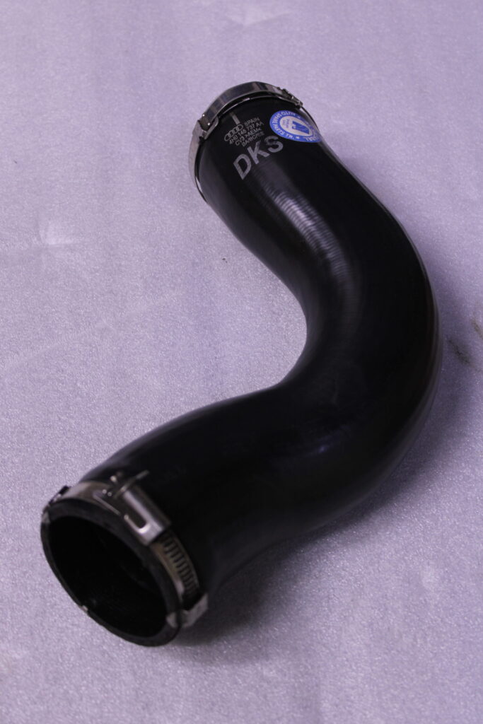 AUDI A8 INTERCOOLER PRESSURE HOSE 4H0145737AA