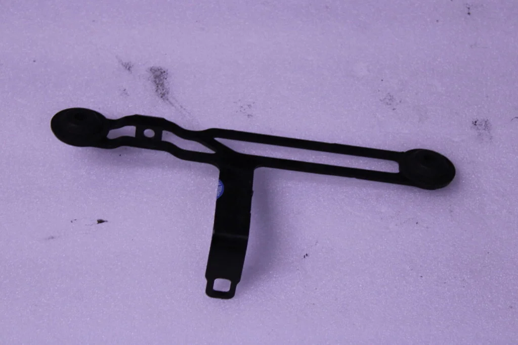 BMW X5 SERIES G05 HOLDER SUPPLEMENTARY COOLER TOP RIGHT 51647421776