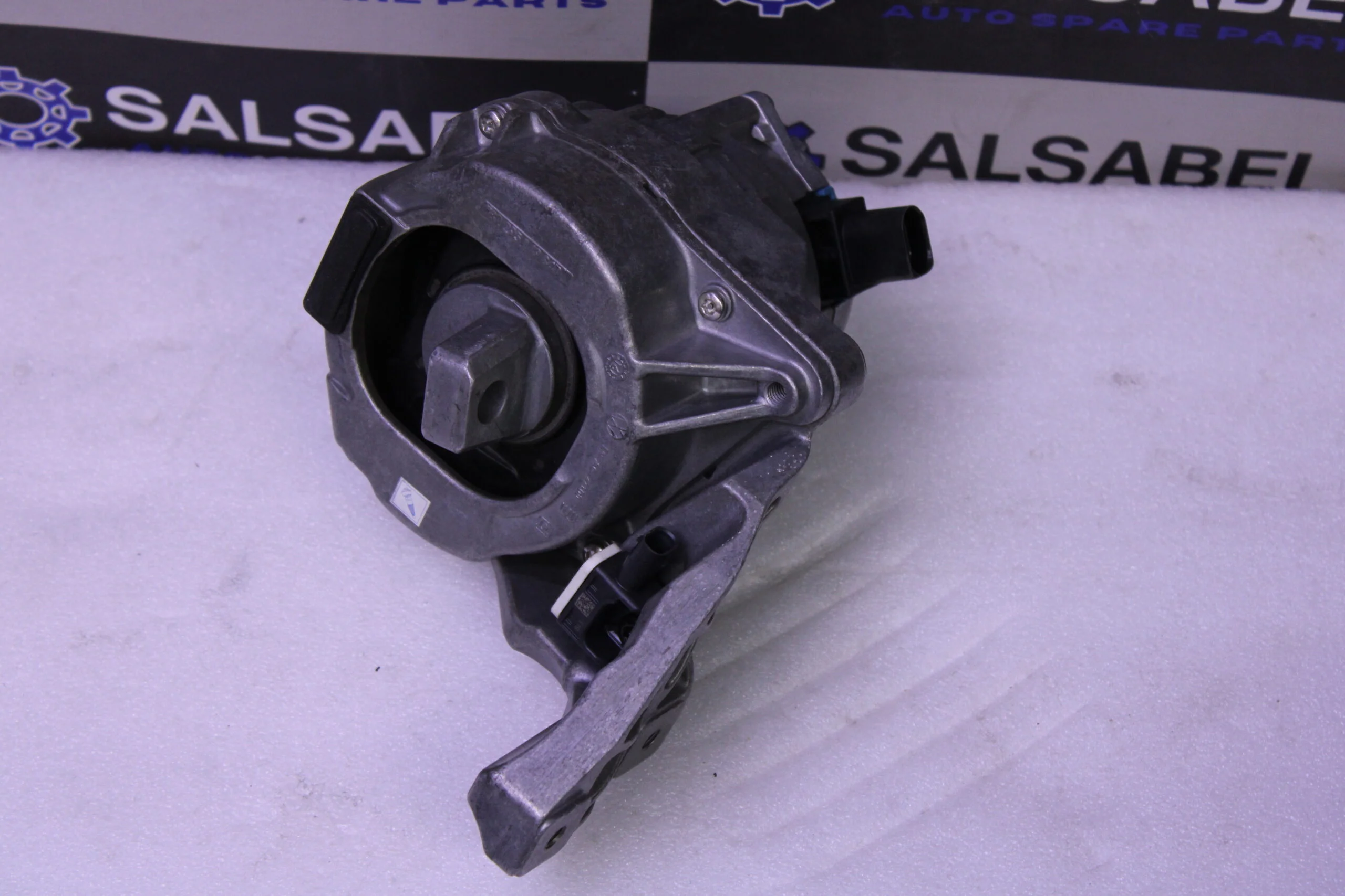 BENTLEY BENTAYGA ENGINE MOUNT RIGHT 36A199256A