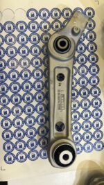 BMW Front wishbone left 686117302