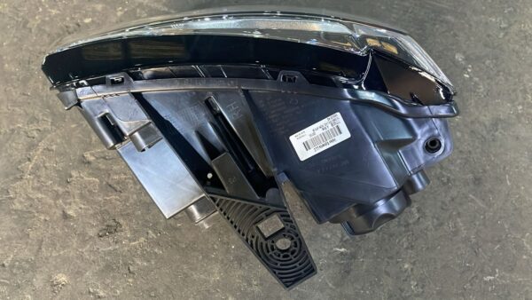 Jeep Grand Cherokee Headlight Right Xenon 6826651Ae