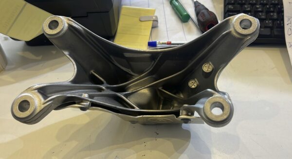 Bmw Engine Supporting Bracket Right 22116876216