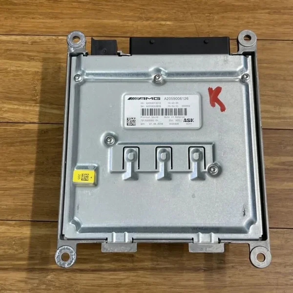 Mercedes Benz Amplifier 205900083380