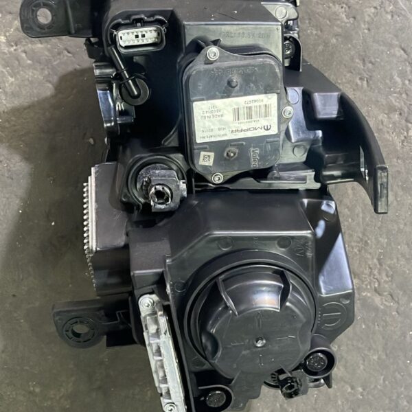 Jeep Grand Cherokee HEADLIGHT RIGHT XENON 6826651AE