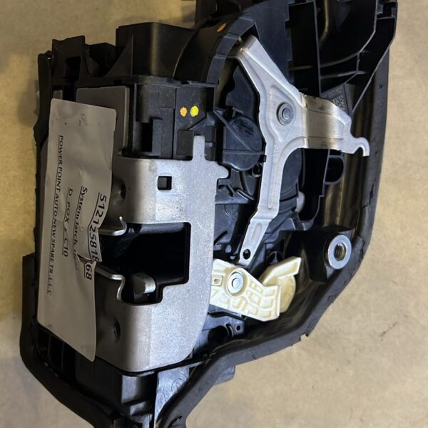 BMW G30 SYSTEM LATCH RIGHT 51212581868