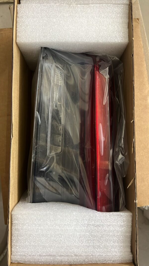 Bmw Rear Light In Trunk Lid Left 63217420453