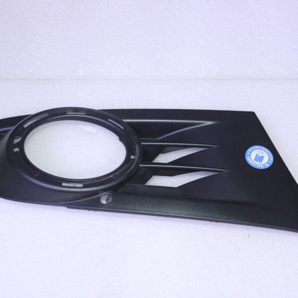 VOLKSWAGEN VENT GRILLE FOR MODELS WITH FOG LAMPS 5K0853666 9B9