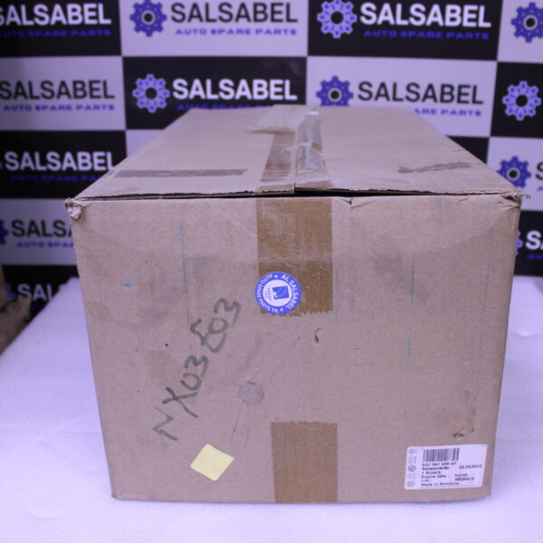 MERCEDES BENZ E W213 LAMPKA PODSUFITKI 0009061406