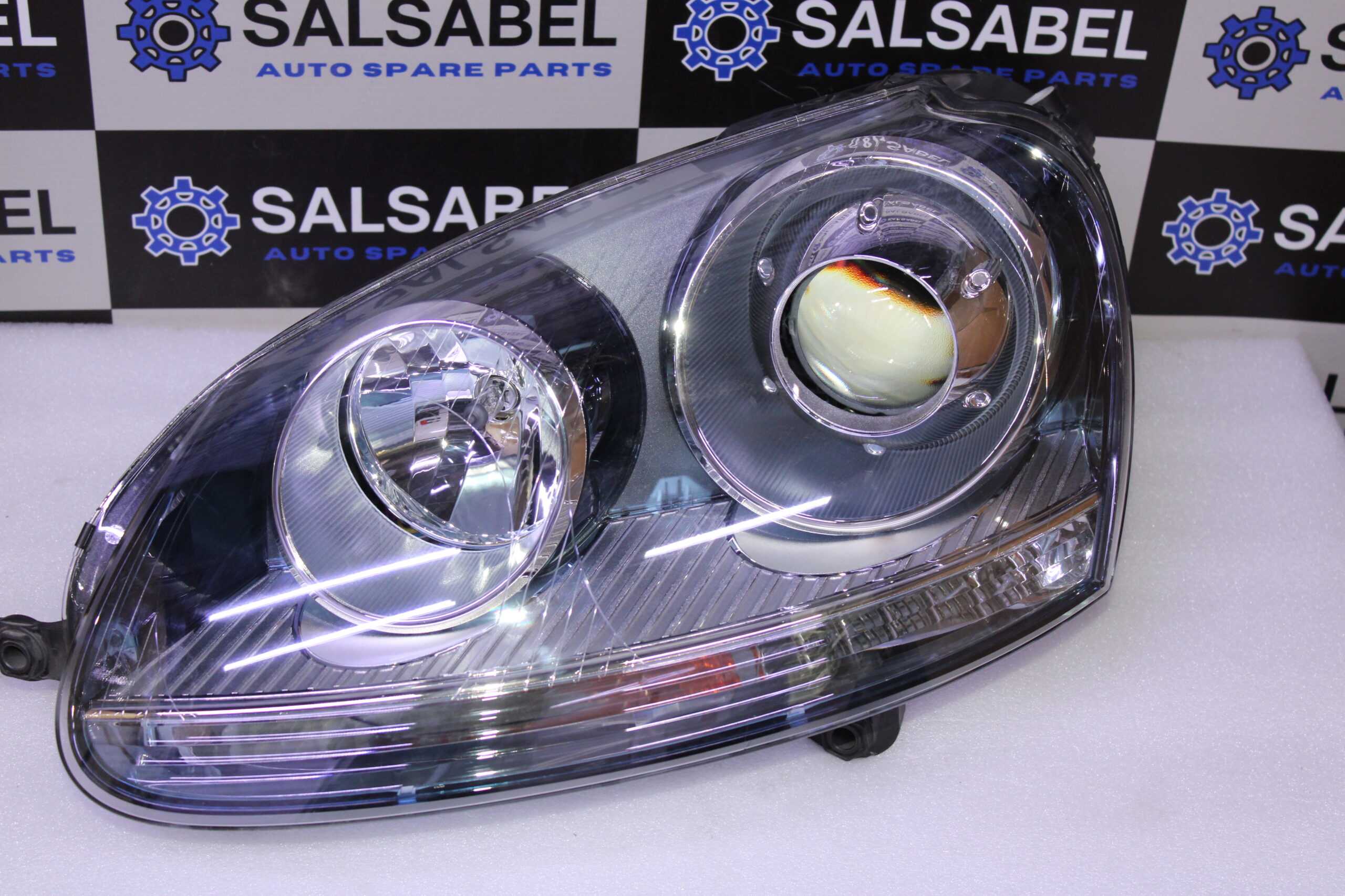 Volkswagen Halogen Twin Headlight Left 1K6941039 Volkswagen Halogen Twin Headlight Left 1K6941039