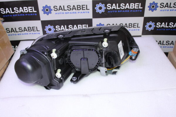 Volkswagen Halogen Twin Headlight 3B7941017M