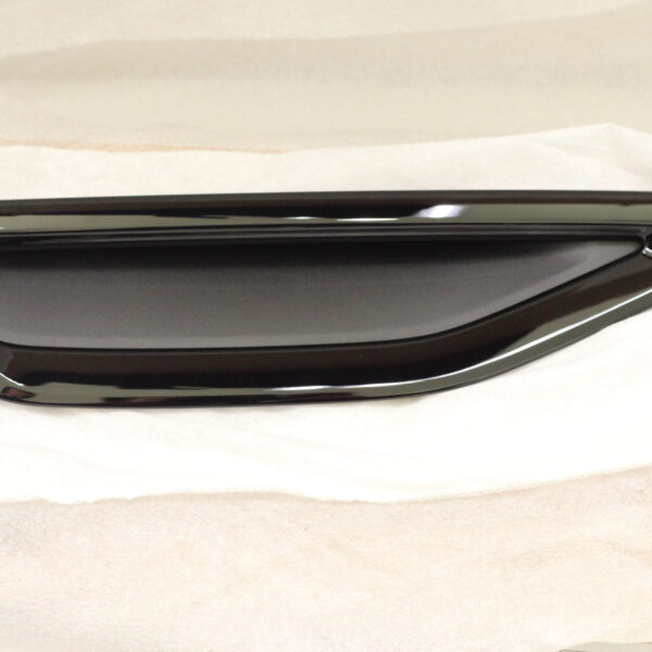 BMW Trim. air duct. sidewall. right 51137418178