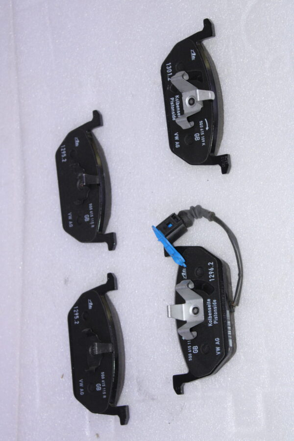 Audi 1 Set Brake Pads 5Q0698151C