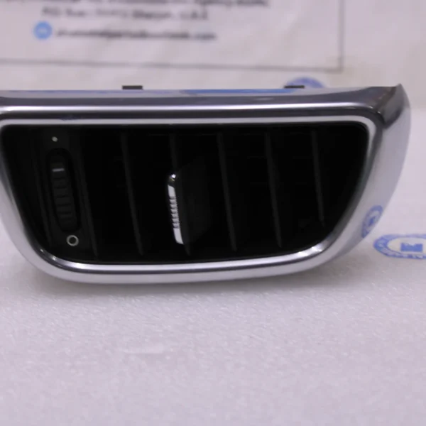 PORSCHE CAYENNE REAR RIGHT CENTER CONSOLE VENT TRIM 7P5819204B
