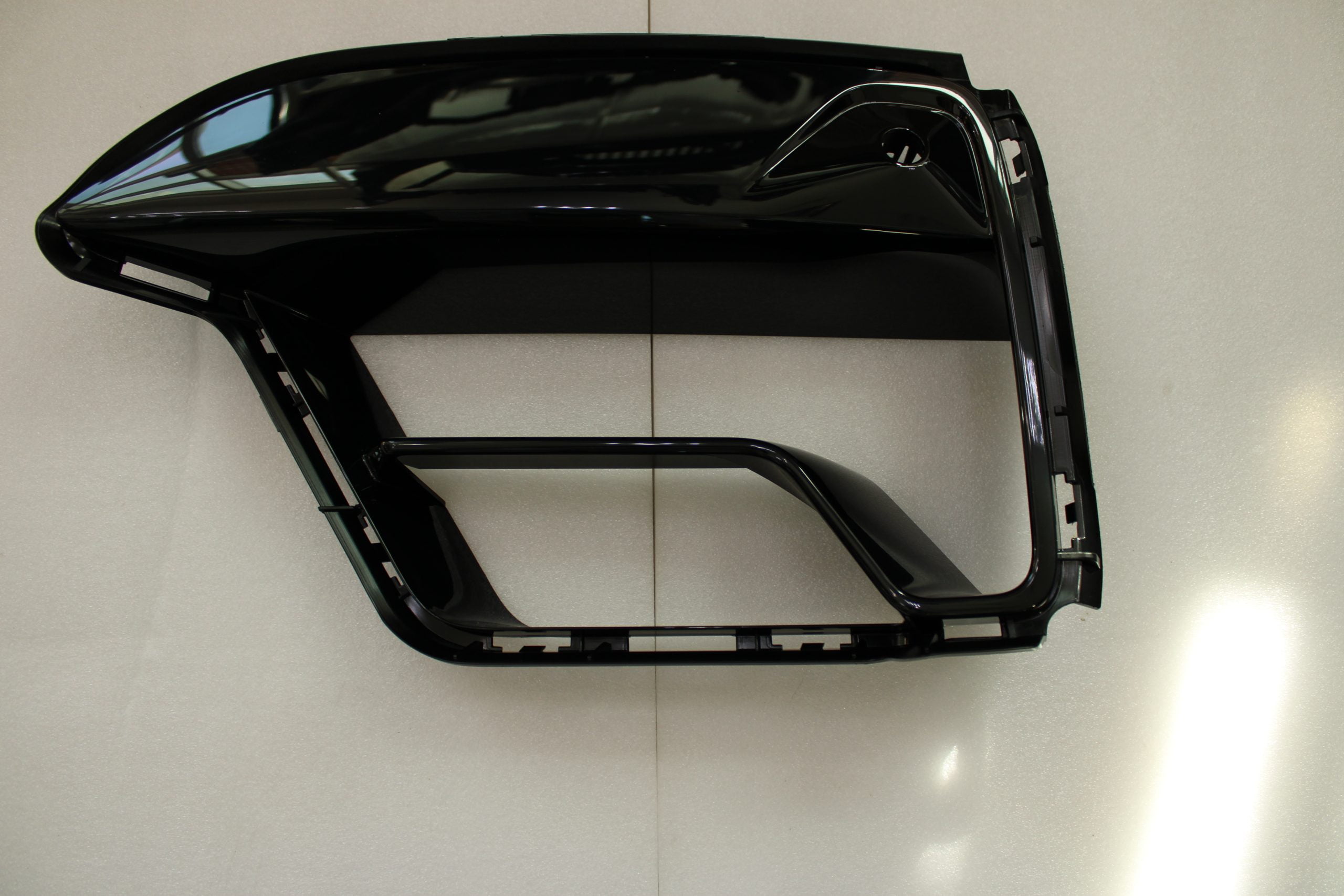 Bmw M5 F90 Cover Air Duct Brake Left 51118746627 Bmw M5 F90 Cover Air Duct Brake Left 51118746627