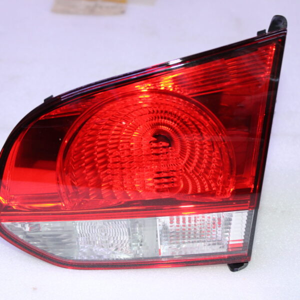 VOLKSWAGEN TAIL LIGHT 5K0945094AB