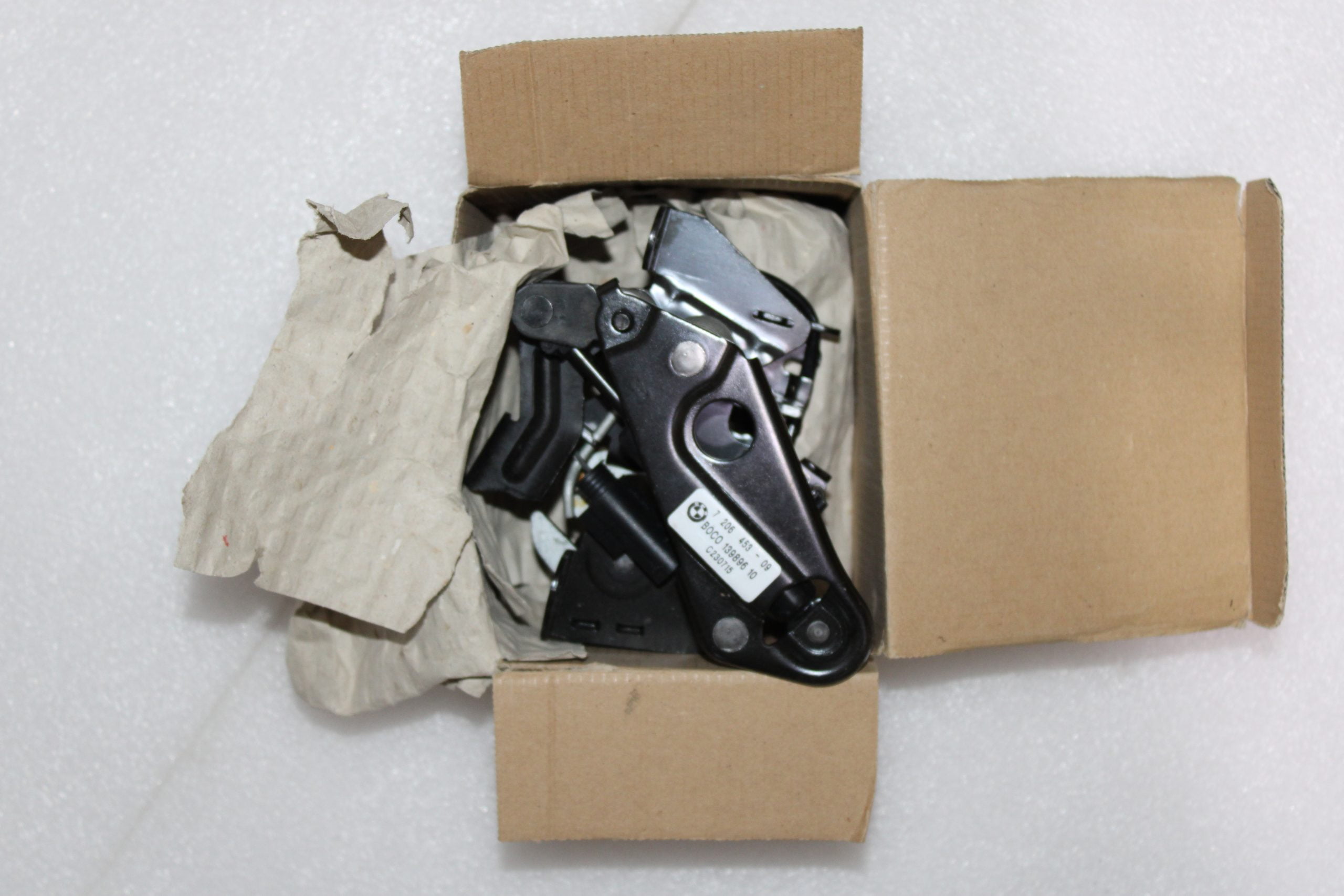 Bmw 7 F01 F02 F04 Lock Hood Passive Left 51237206453 Bmw 7 F01 F02 F04 Lock Hood Passive Left 51237206453