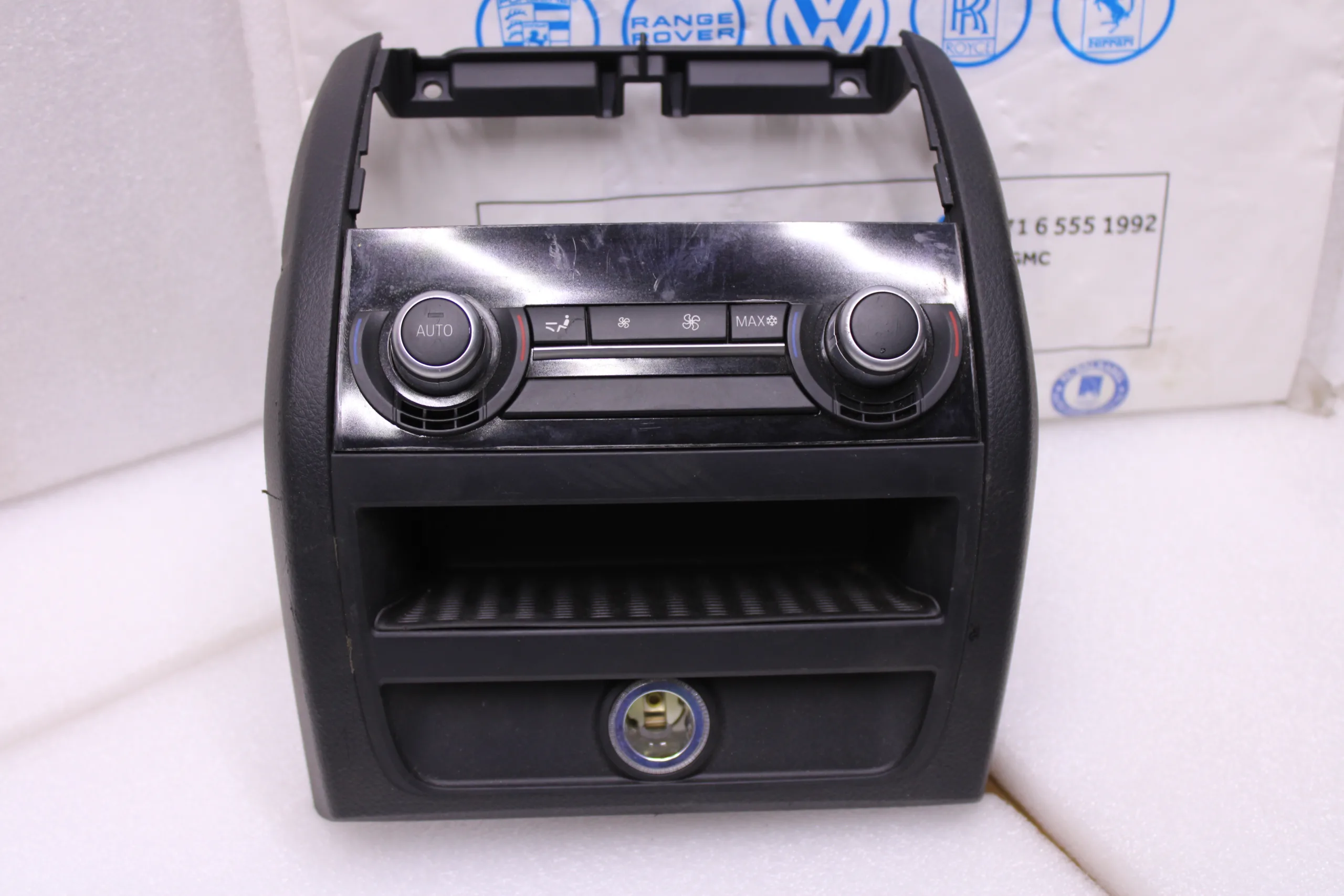 Bmw F10 F11 Rear Centre Console Climate Control Unit With Trim 9245277 Bmw F10 F11 Rear Centre Console Climate Control Unit With Trim 9245277