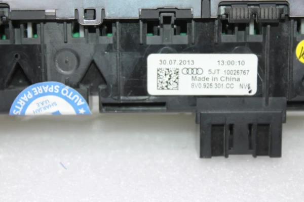 Audi A3 Center Dash Multi Switch Control Panel 8V0925301Cc