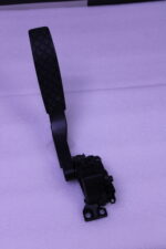 VOLKSWAGEN ACCELERATOR PEDAL WITH ELECTRONIC MODULE 7L0723507B