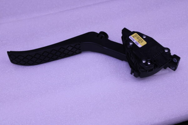 Volkswagen Accelerator Pedal With Electronic Module 7L0723507B