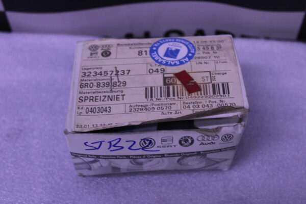 Volkswagen Spreader Rivet 6R0839829 - Image 3